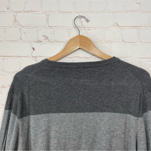 IZod Sweater Mens Large Gray Striped Pullover - Picture 8 of 10